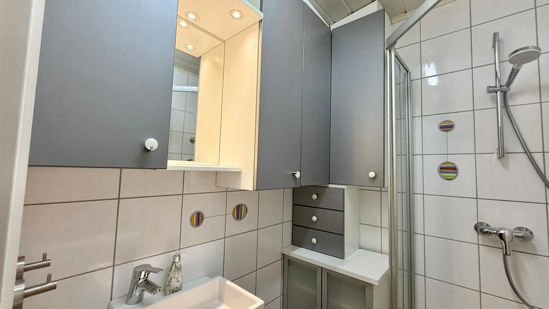 Cosy Apartment Near Airport & Train Schwechat