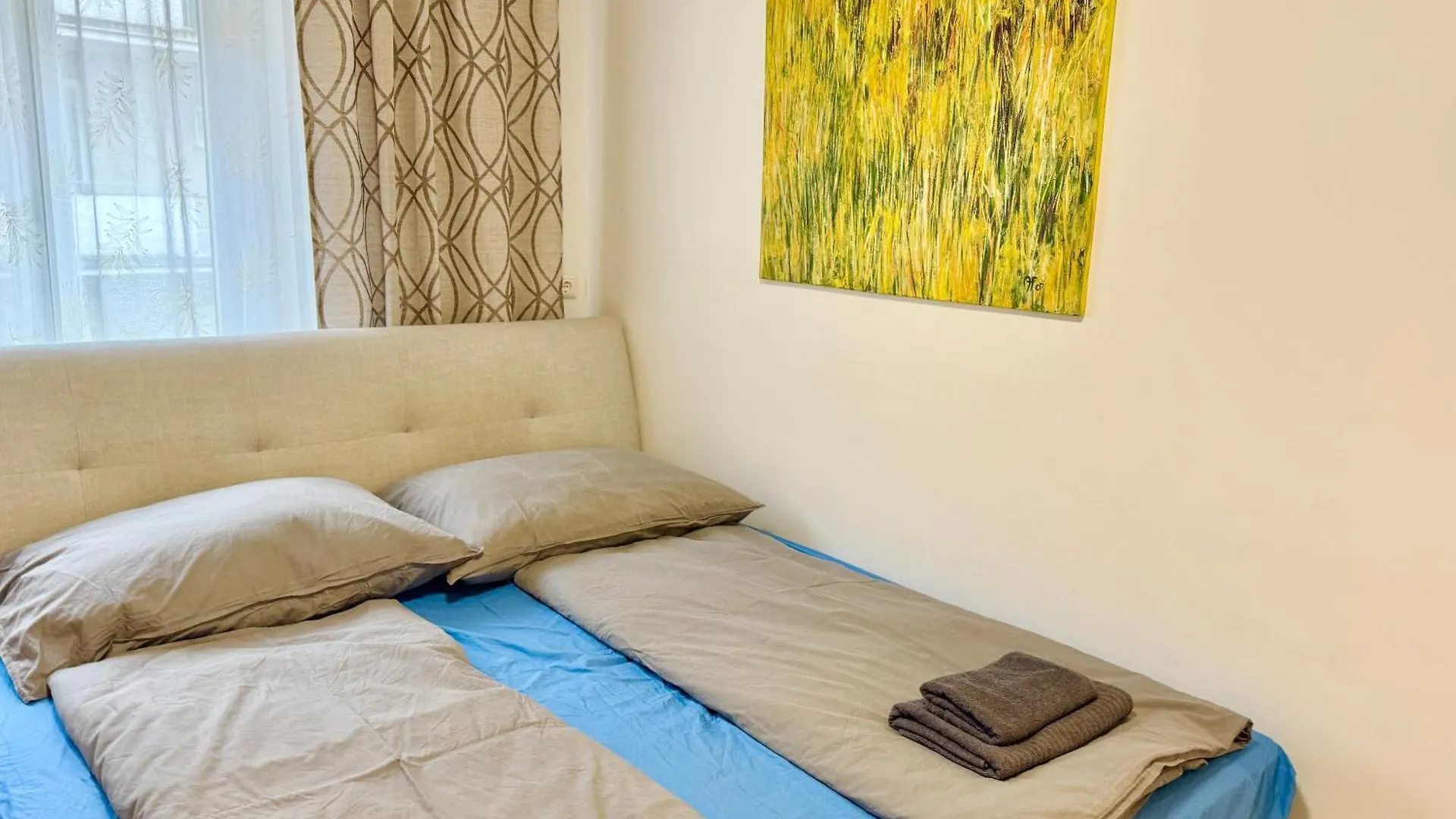 Cosy Apartment Near Airport & Train Schwechat 0*,  Austria