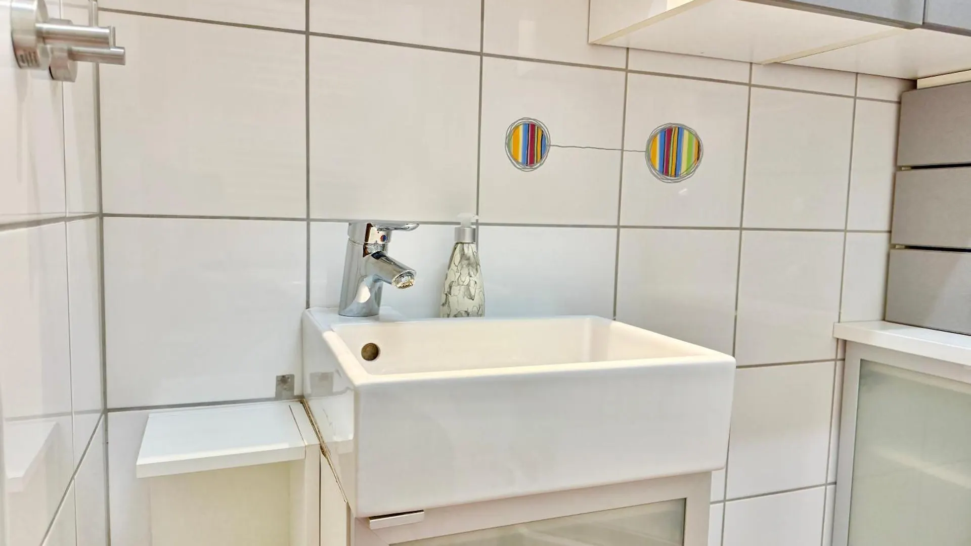 Cosy Apartment Near Airport & Train Schwechat 0*,