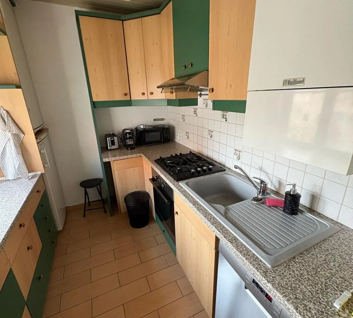 Cosy Apartment Near Airport & Train Schwechat